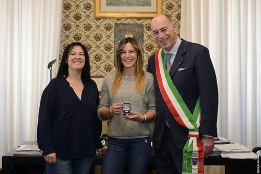 Alassio: Luminosa Bogliolo riceve l'Adelasia d'Argento Alassio: Luminosa Bogliolo riceve l'Adelasia d'Argento