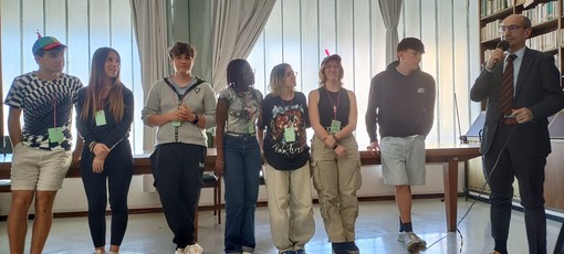 Silver Hack: studenti e over 65 insieme per sfidare gli stereotipi sull’età Silver Hack: studenti e over 65 insieme per sfidare gli stereotipi sull’età