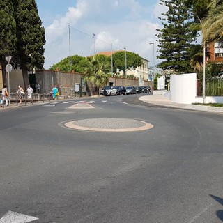 Loano, ultimato l'ampliamento dell'imboccatura di via dei Gazzi