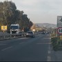 Caos traffico sulla strada di scorrimento e a Vado, un lettore: "Disagi gravi, vengano accelerati i lavori e riaperta almeno una corsia"