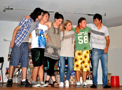 Loano, gruppo Yepp "Teatro in Tondo": proseguono le repliche di "Noi!"