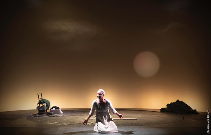 Monica Guerritore porta Bertolt Brecht al Festival Teatrale di Verezzi