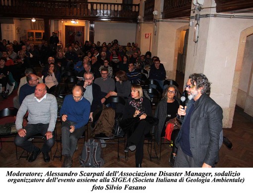 Alassio, un successo il convegno "La geologia nel bicchiere" (FOTO) Alassio, un successo il convegno "La geologia nel bicchiere" (FOTO)