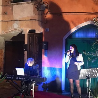 La cantante albenganese Roberta Monterosso e il pianista Luppi Musso in concerto a Genova
