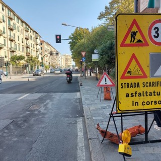 Buche stradali a Savona: via all'asfaltamento di corso Mazzini (FOTO)