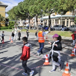 Loano, giornata di educazione stradale per i bambini della scuola primaria