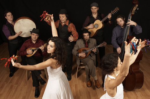 Toirano:la partenza del Geco,pizziche e tammurriate