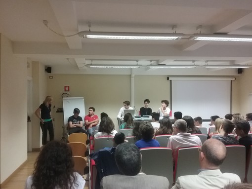 "La discarica sostenibile a servizio dell’economia circolare": gli studenti del 'Patetta' di Cairo presentano il lavoro finale