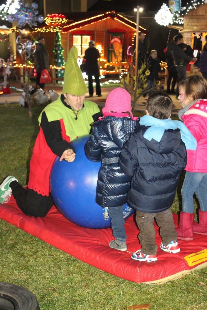 Loano, due eventi per i bambini al Villaggio Magie di Natale Loano, due eventi per i bambini al Villaggio Magie di Natale