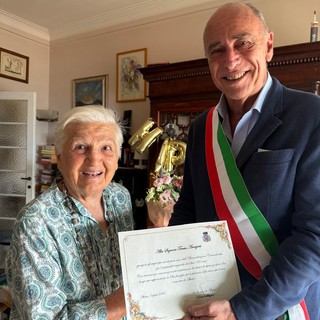 Alassio festeggia i 100 anni di Teresa Arrigoni: gli auguri del sindaco Melgrati Alassio festeggia i 100 anni di Teresa Arrigoni: gli auguri del sindaco Melgrati