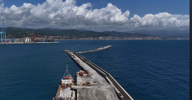 Immagini tratte dal video sul canale YouTube Ports of Genoa