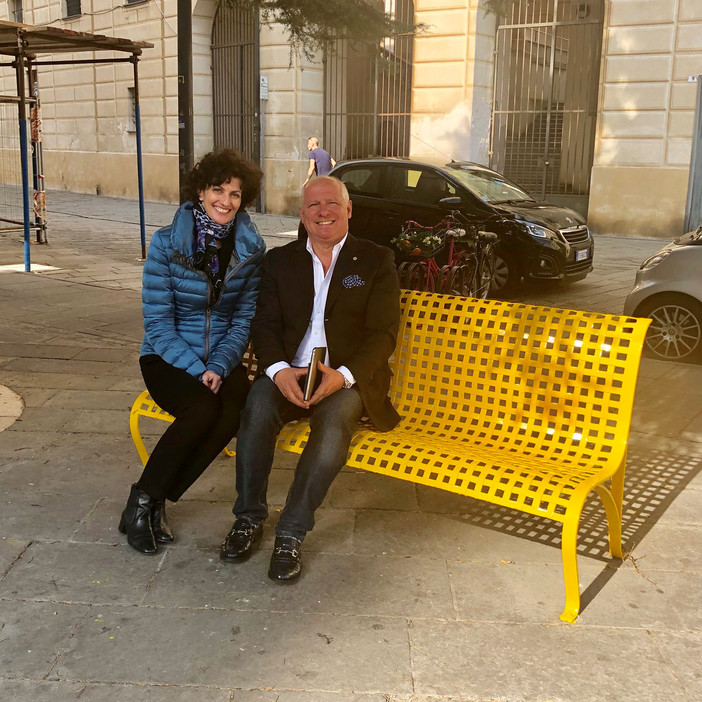 Savona: una panchina gialla per dire "No" a bullismo e cyberbullismo Savona: una panchina gialla per dire "No" a bullismo e cyberbullismo