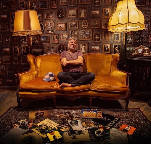 Alassio, Marco Ghini lancia il suo vinile "Mi faccio di vita" Alassio, Marco Ghini lancia il suo vinile "Mi faccio di vita"