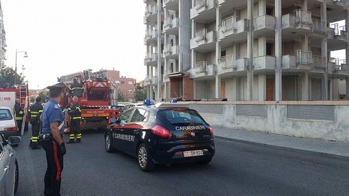 Maxi-operazione dei Carabinieri di Albenga nelle palazzine di via Carloforte (FOTO e VIDEO)