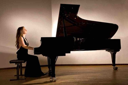 Savona, nella Chiesa Sant’Andrea Apostolo il concerto della pianista tedesca Marie-Luise Bodendorff