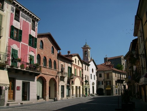 Millesimo, “Forme d’arte al castello: ceramica, fotografia, moda, pittura” Millesimo, “Forme d’arte al castello: ceramica, fotografia, moda, pittura”
