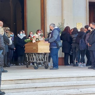 Hallelujah e la sua soave voce, l'ultimo saluto alla 18enne Martina Riberti (FOTO e VIDEO)