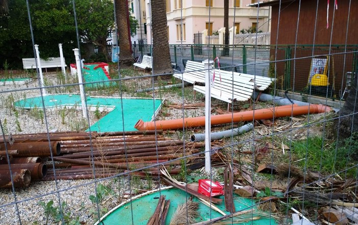 Finale Ligure Viva torna sulla questione del minigolf: "Il sindaco risolva il problema" Finale Ligure Viva torna sulla questione del minigolf: "Il sindaco risolva il problema"