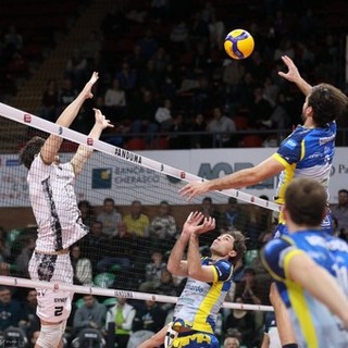 Memorial Tessitore di volley, biglietti a ruba per il test match di Imperia tra Cuneo e Cannes Memorial Tessitore di volley, biglietti a ruba per il test match di Imperia tra Cuneo e Cannes