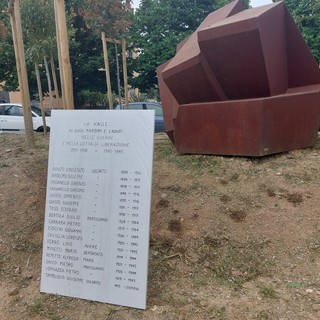 Vado, inaugurato un nuovo Monumento alla Resistenza e ai Caduti nella riqualificata piazza della Valle (FOTO e VIDEO) Vado, inaugurato un nuovo Monumento alla Resistenza e ai Caduti nella riqualificata piazza della Valle (FOTO e VIDEO)