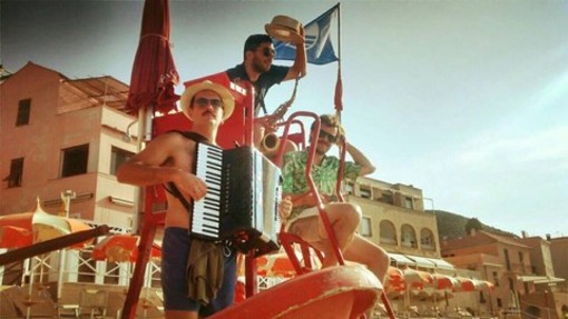 Bikini e Patin: l'estate dei Piemontesi dal sapore anni '90 (VIDEO)