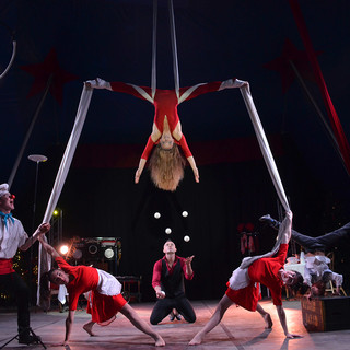 Ad Andora il Circo di Mister David sotto il cielo degli Aquiloni Ad Andora il Circo di Mister David sotto il cielo degli Aquiloni