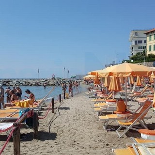 Demanio marittimo, Toti e Scajola: “Presto linee guida regionali definite con balneari per aprire in sicurezza e poter lavorare”