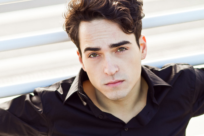 L’attore pietrese Manuel Zicarelli in tv con Gianni Morandi: “Amo i ruoli tormentati, ma in fondo sono un buono” L’attore pietrese Manuel Zicarelli in tv con Gianni Morandi: “Amo i ruoli tormentati, ma in fondo sono un buono”