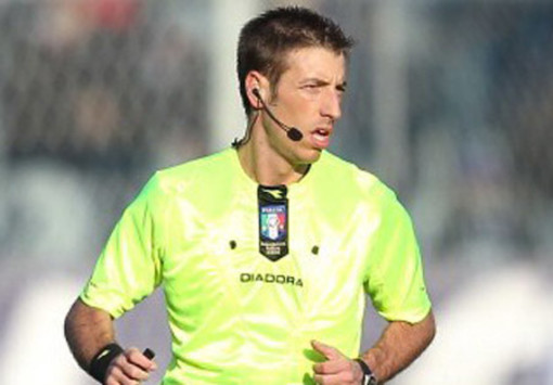 Albenga, anche l’arbitro Davide Massa a “un calcio alle macerie”