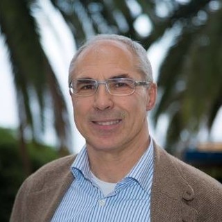 L'appello del presidente degli albergatori finalesi Marchese: "Sospendiamo gli affitti alle attività commerciali"