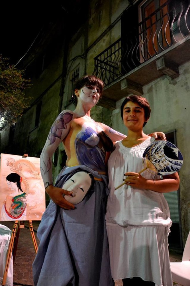Monica Porro porta il suo body painting ad Albissola e Altare Monica Porro porta il suo body painting ad Albissola e Altare