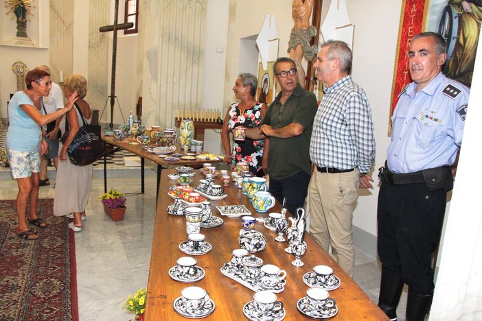 Ceriale, mostra del ceramista siciliano Mario Perspicace (FOTO)