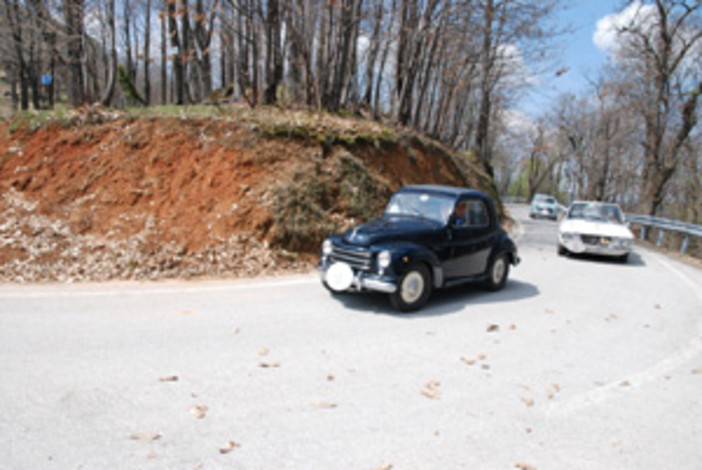 A Pietra Ligure le auto storiche invadono il lungomare