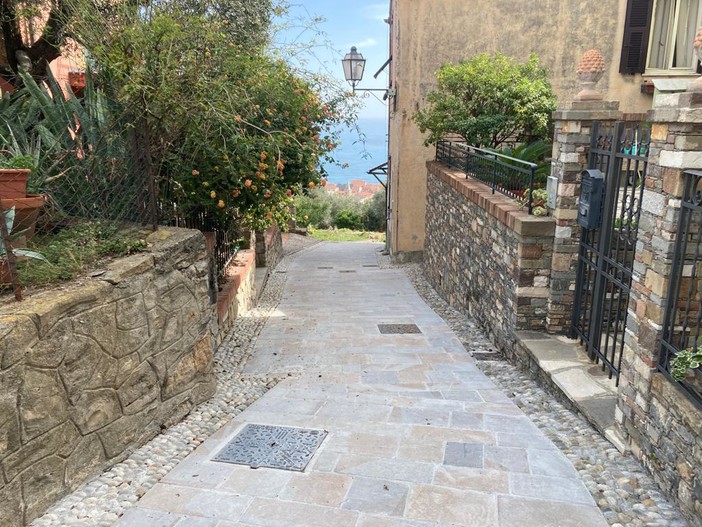 Alassio, conclusi i lavori di riqualificazione nel caratteristico borgo di Madonna delle Grazie (FOTO)