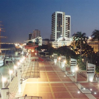 “Guayaquil, perla del pacifico: una storia in foto”