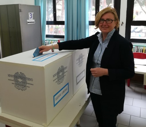 Celle Ligure, il candidato sindaco Caterina Mordeglia ha votato