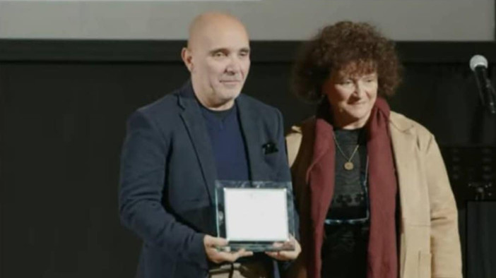 Mauro Barisone trionfa al Premio Clara Sereni con “Kukavica”, un viaggio nelle memorie dimenticate del dopoguerra balcanico Mauro Barisone trionfa al Premio Clara Sereni con “Kukavica”, un viaggio nelle memorie dimenticate del dopoguerra balcanico