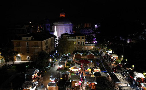 Un ricco programma di iniziative: Loano pronta a festeggiare i “Christmas Moments” Un ricco programma di iniziative: Loano pronta a festeggiare i “Christmas Moments”