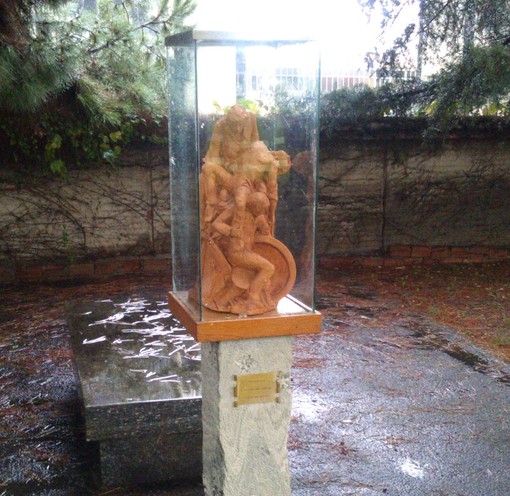 Fs, Savona: riposizionato in stazione il monumento ai caduti