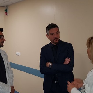 Il consigliere regionale Andrea Melis (M5S) fa visita all'ospedale di Savona