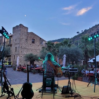 Cisano Sul Neva, “I Tre Gotti” aprono la nuova settimana di appuntamenti con “Musica in piazza 2023”