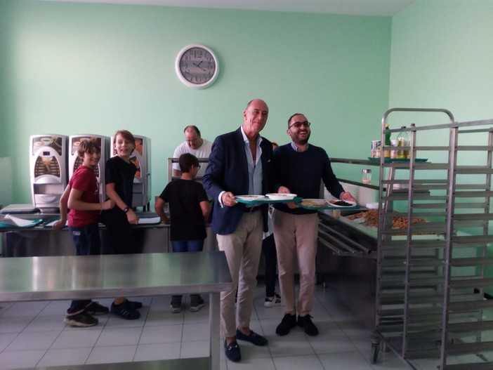Alassio: Melgrati e Macheda "collaudano" la mensa scolastica