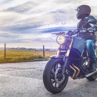Tra mare, entroterra e passi montani: perché per i motociclisti è importante scegliere bene l’assicurazione moto