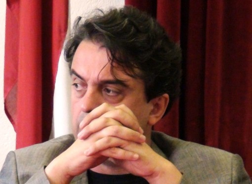 “Generale, dietro la collina”: Molteni racconta la guerra attraverso le canzoni ai “Pomeriggi della Mozart”