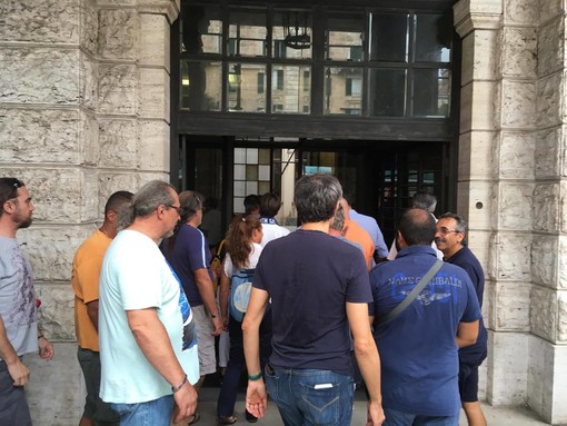 Rifondazione Comunista con i lavoratori di Mondomarine