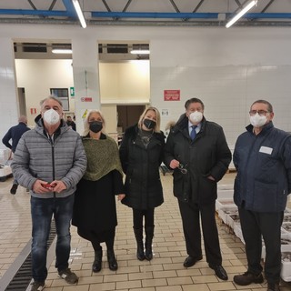 Camera di Commercio “Riviere di Liguria”, il presidente Lupi in visita al mercato ittico savonese Camera di Commercio “Riviere di Liguria”, il presidente Lupi in visita al mercato ittico savonese
