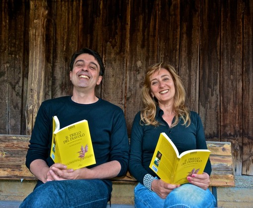 Ferdinando Molteni ed Elena Buttiero con due copie del loro libro