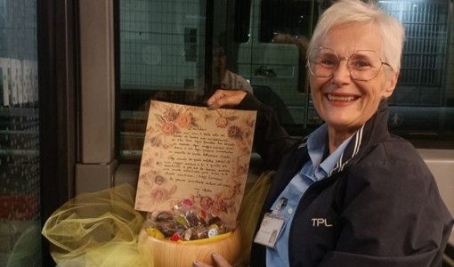 La prima donna autista della Liguria va in pensione, "Lella" Pezzato saluta Tpl Linea: "Guidare era il sogno della mia vita"