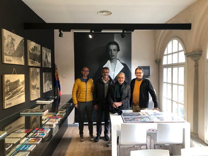 Moreno Maggi a Cairo, il noto fotografo ha immortalato piazza della Vittoria e visitato il Ferrania Film Museum Moreno Maggi a Cairo, il noto fotografo ha immortalato piazza della Vittoria e visitato il Ferrania Film Museum