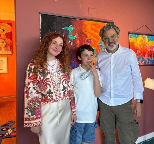 Carla Paura, il giovane artista Nicolò De Falco e Alessandro Scarpati Carla Paura, il giovane artista Nicolò De Falco e Alessandro Scarpati